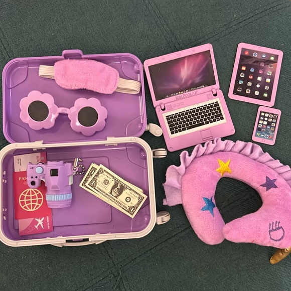 Our Generation Doll Travel Set - Picture 1 of 1